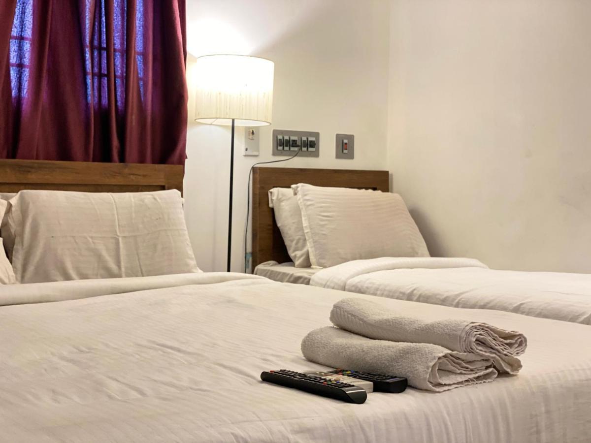 La Paradise Residency Pondicherry Bagian luar foto